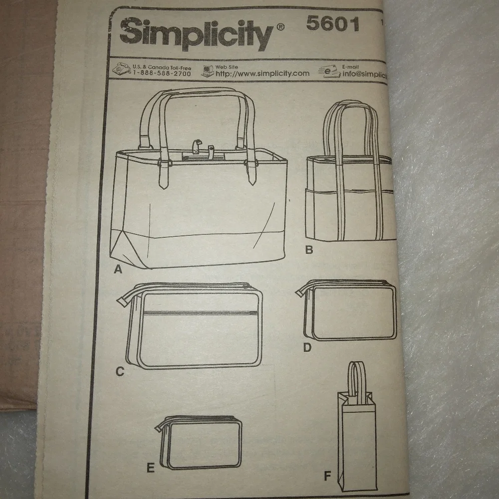 SIMPLICITY 5501 Accessories Tote bags, wine tote, zipper bags